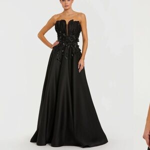 Mac Duggal Black Strapless Satin Floral Embellished Ball Gown Size 10. NWT